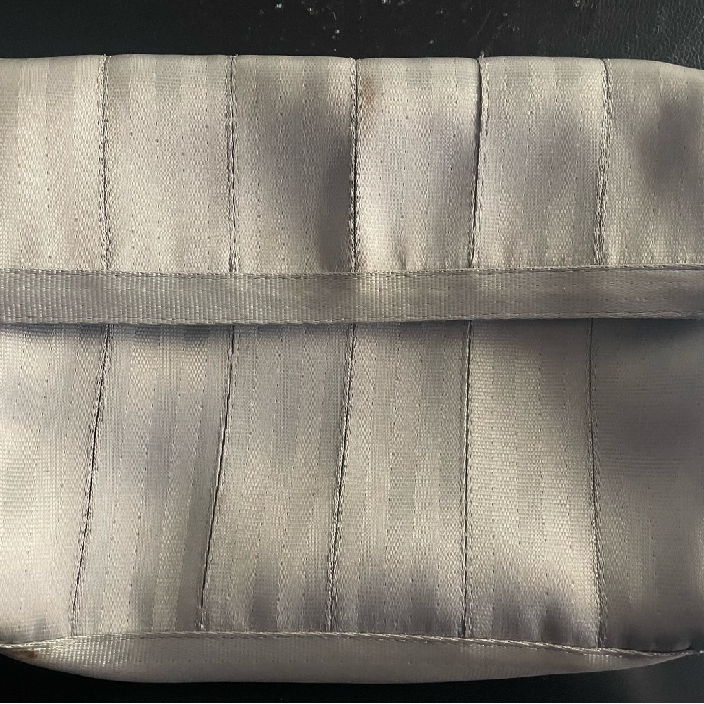 Large overflap crossbody bad